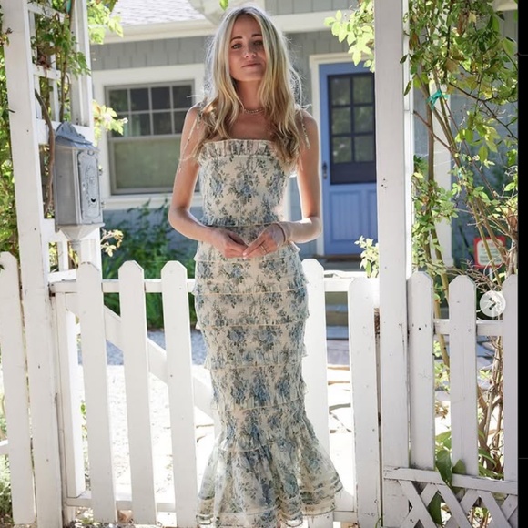 The Geranium Dress in Blue Bouquet 4 - Picture 1 of 3